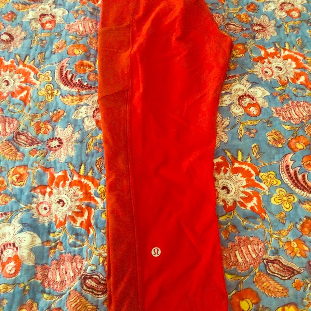 EXCELLENT CONDITION LULULEMON SPEED CROP